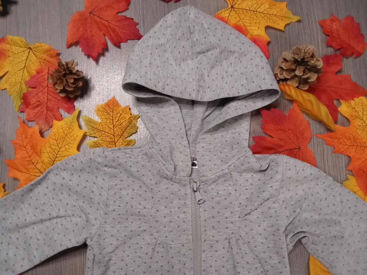Bonita chaqueta gris con capucha Lili Rose 4 años – photo 5